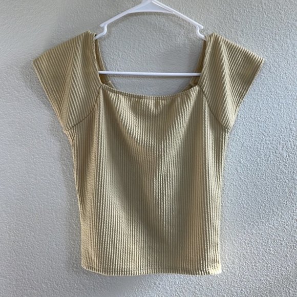 Caution to the Wind Pastel Yellow Top - Picture 3 of 5